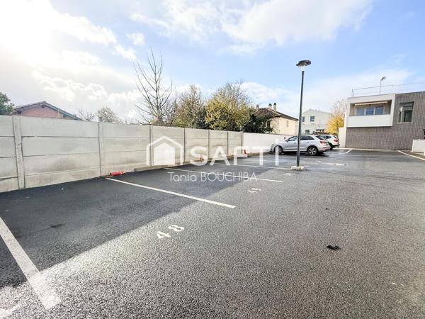 Place de parking rare – Secteur Golf ??