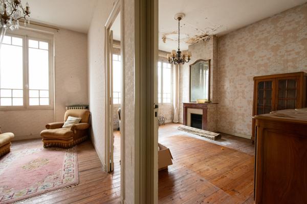SOUS COMPROMIS -ARCHITECTURE À REVALORISER- 1900- Maison de ville avec garage et terrasse - Bordeaux