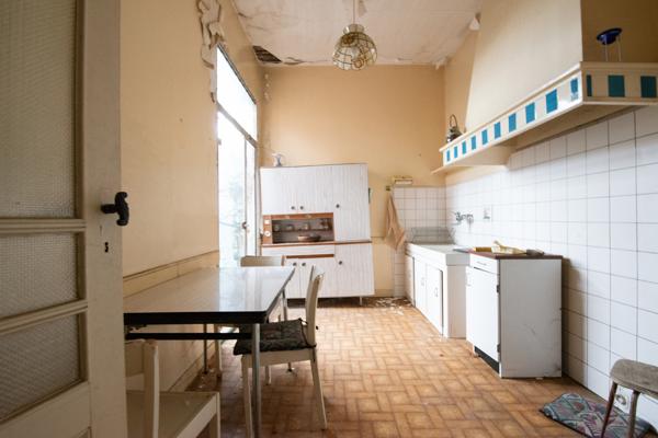SOUS COMPROMIS -ARCHITECTURE À REVALORISER- 1900- Maison de ville avec garage et terrasse - Bordeaux