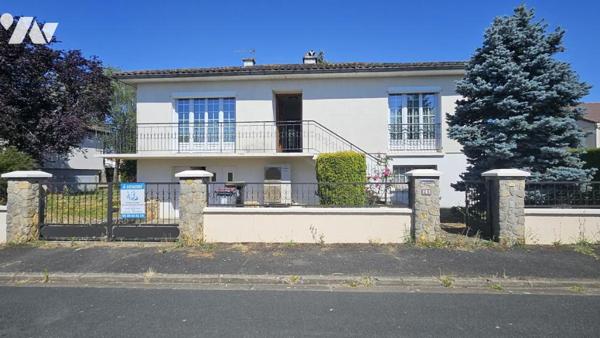 A vendre à ITEUIL (86240), Un pavillon de 82m² sur sous-sol complet, au sein d'un terrain de 585m²