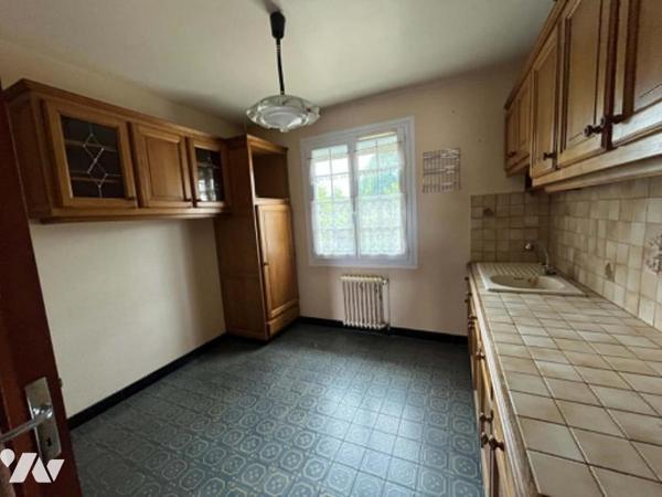 A vendre à ITEUIL (86240), Un pavillon de 82m² sur sous-sol complet, au sein d'un terrain de 585m²