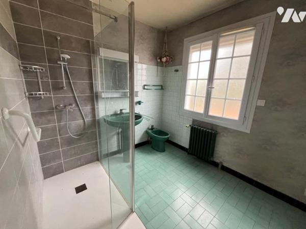 A vendre à ITEUIL (86240), Un pavillon de 82m² sur sous-sol complet, au sein d'un terrain de 585m²