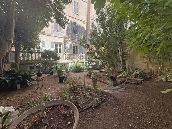A vendre - Appartement en rez-de-chaussée avec terrasse et jardin