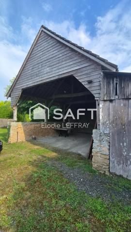 Ravissante maison en pierre avec beaux volumes et grand terrain clos