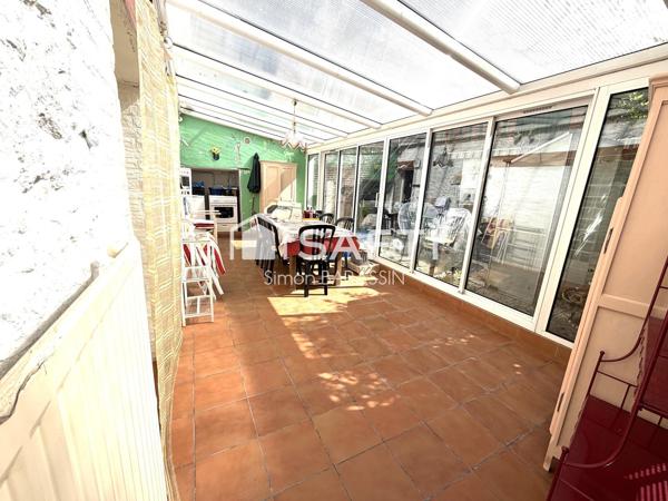 Maison de bourg avec beau potentiel, proche Lisieux