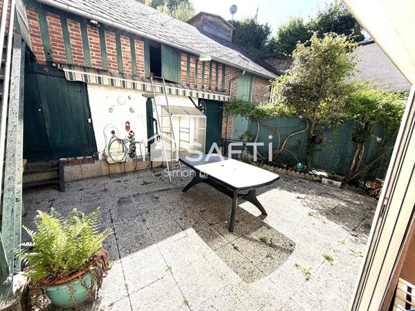 Maison de bourg avec beau potentiel, proche Lisieux