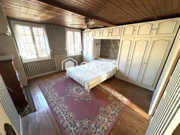 Maison de bourg avec beau potentiel, proche Lisieux