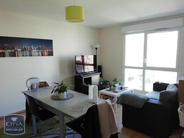 Appartement à louer 2 pièces 45.18m² Tours (37000)