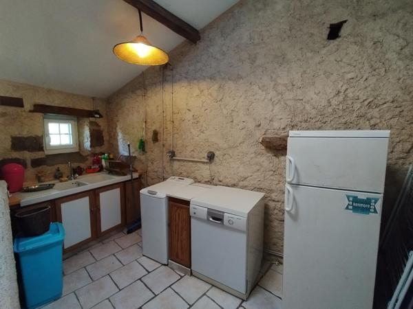 Découvrez ce gîte de caractère avec piscine hors sol et grand terrain