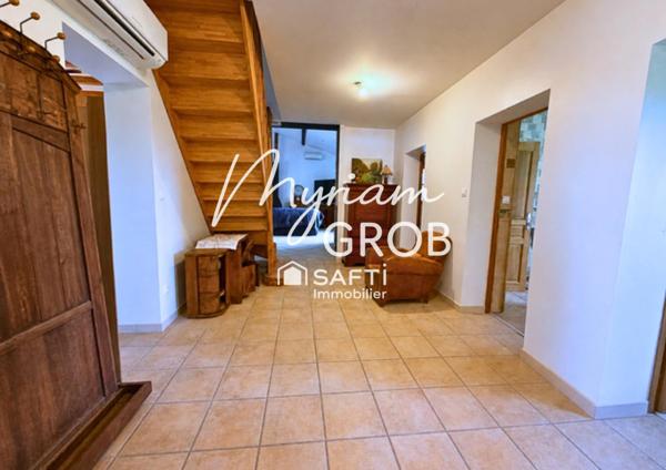 Maison T6 de 185 m2 avec nature à perte de vue aux pied des coteaux du Fau-