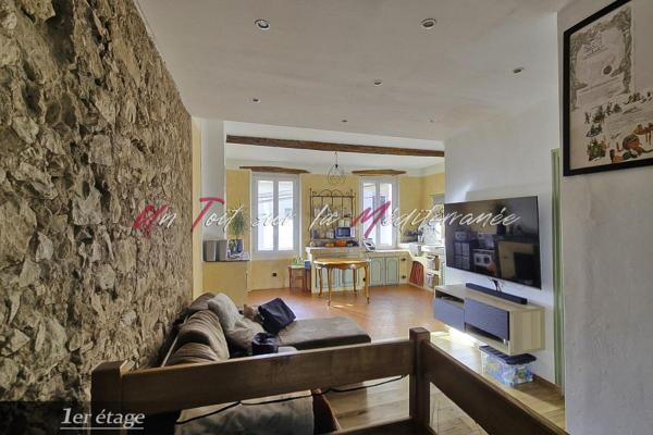 SOUS OFFRE ---- Maison de village avec jardinet-terrasse et garage à Puget Ville, 3 chambres, 147 m2 aménagés dont 130m2 habitables