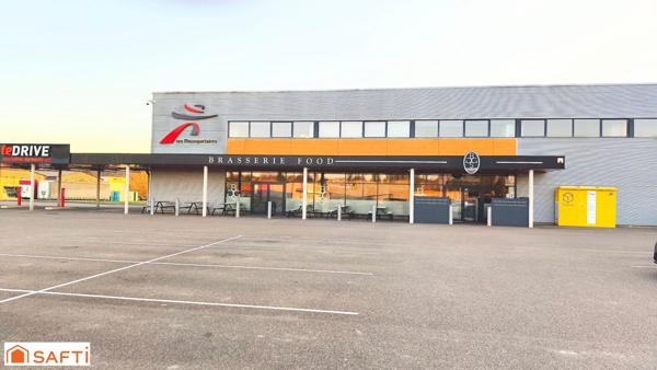 Fonds de bar, brasserie et sa belle terrasse ensoleillée dans un emplacement privilégié à fort passage.