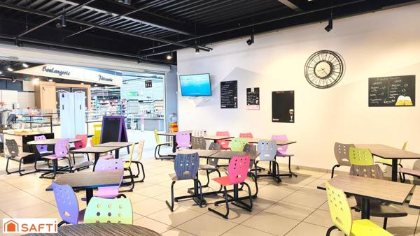 Fonds de bar, brasserie et sa belle terrasse ensoleillée dans un emplacement privilégié à fort passage.