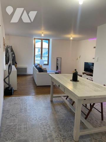 CANDÉ CENTRE  - APPARTEMENT T3 RÉNOVÉ LOUÉ  + LOCAL COMMERCIAL 