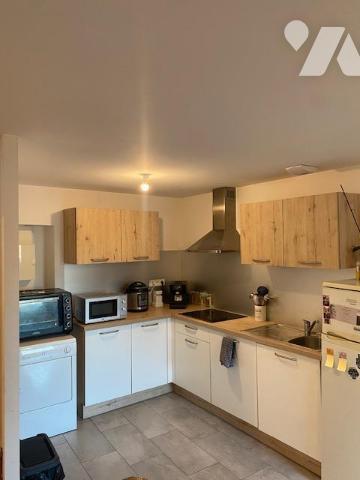 CANDÉ CENTRE  - APPARTEMENT T3 RÉNOVÉ LOUÉ  + LOCAL COMMERCIAL 