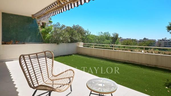 Cannes Croix-des-Gardes Superbe appartement rez-de-jardin