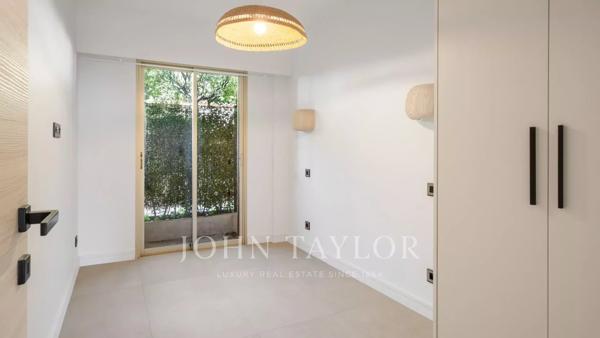 Cannes Croix-des-Gardes Superbe appartement rez-de-jardin