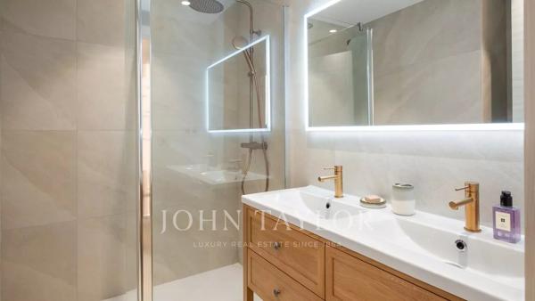 Cannes Croix-des-Gardes Superbe appartement rez-de-jardin