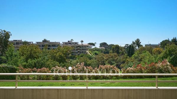 Cannes Croix-des-Gardes Superbe appartement rez-de-jardin