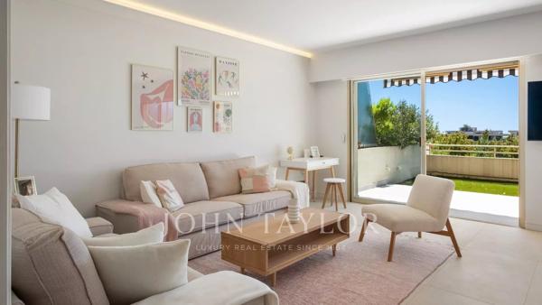 Cannes Croix-des-Gardes Superbe appartement rez-de-jardin