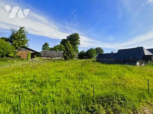Maisons à rénover sur 6 ha 82 de terrain