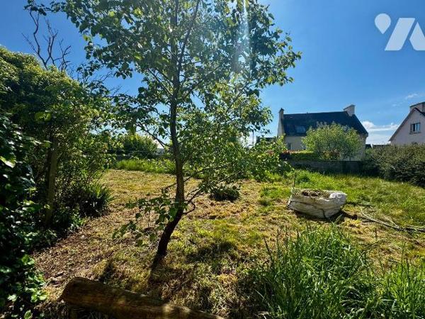A Lannilis,  Maison traditionnelle  édifiée sur sous-sol complet de 1974, pour 84m2 habitables ...