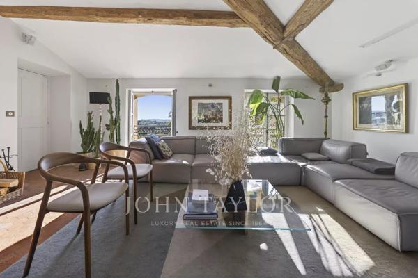 Bastide du XVIIIᵉ siècle au cœur d’un domaine de 4,5 hectares