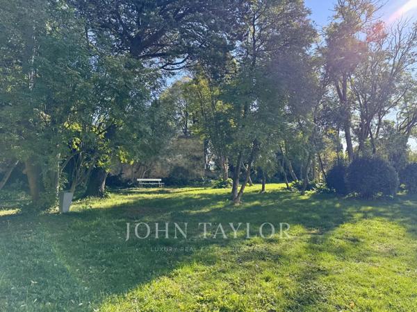 Bastide du XVIIIᵉ siècle au cœur d’un domaine de 4,5 hectares