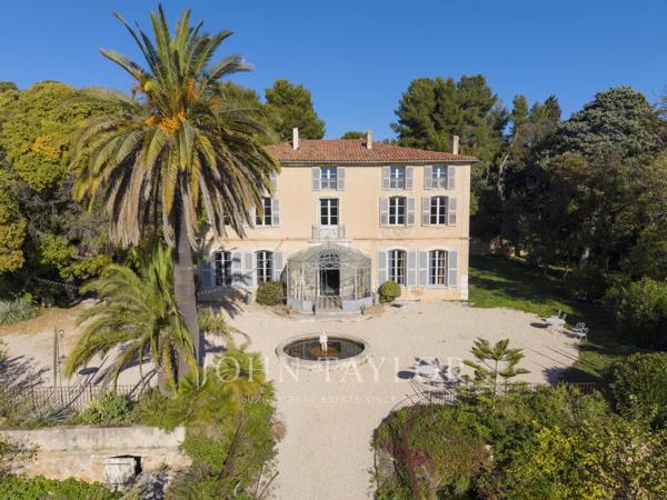 Bastide du XVIIIᵉ siècle au cœur d’un domaine de 4,5 hectares