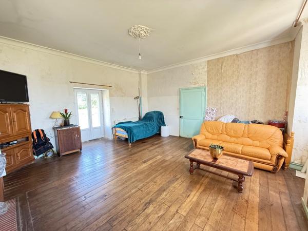 Maison de maître 180 m² – 5 chambres – Terrain 9 082 m² – EXCLUSIVITÉ – Montsûrs