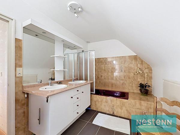 A VENDRE - Maison familiale à vendre à Trégueux  - 4 chambres et 2 bureaux - Le calme d'une impasse à deux pas du bourg