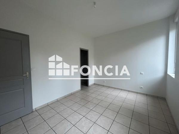 Location Appartement 2 pièces 42 m² - 53 RUE MONTESQUIEU Agen 47000