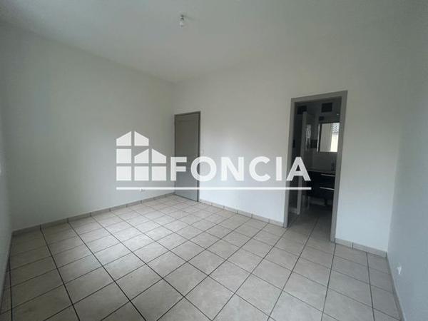 Location Appartement 2 pièces 42 m² - 53 RUE MONTESQUIEU Agen 47000