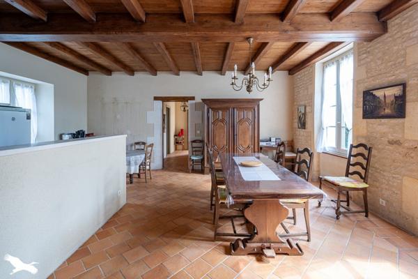 Maison à vendre |  Matha |  5 pièces | 200 m²