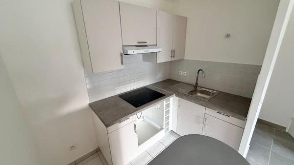 Appartement Corbeil Essonnes 2 pièce(s) 42.70 m2