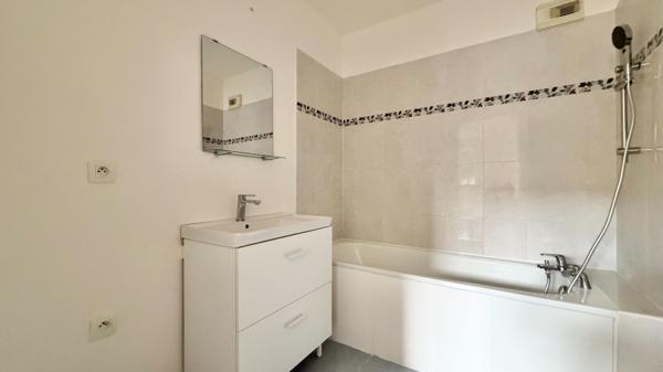 Appartement Corbeil Essonnes 2 pièce(s) 42.70 m2