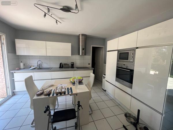 Maison de maître à vendre à Bourg-en-Bresse dans l'Ain (01000), ref :   
CONVERT