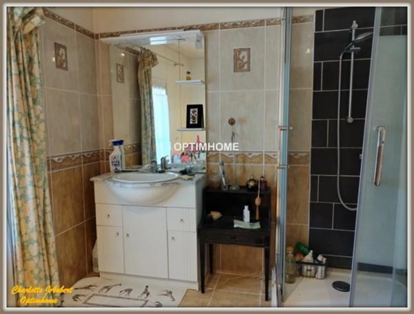 Maison à vendre 5 pièces CHALAIS (16)