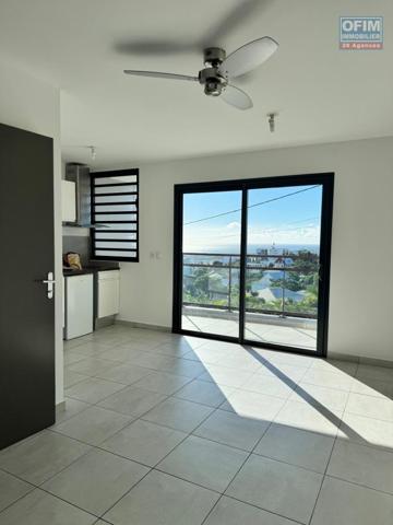 A louer bel appartement récent de type F1 sur la résidence Castel Roc Bois de Nèfles à Sainte Clotilde.