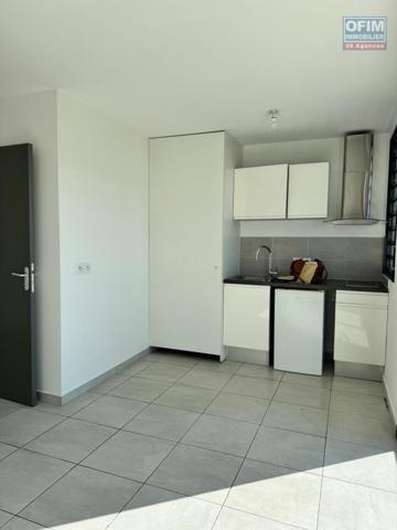 A louer bel appartement récent de type F1 sur la résidence Castel Roc Bois de Nèfles à Sainte Clotilde.