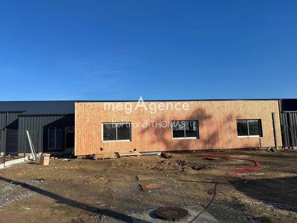 Local Commercial à Maen Roch, 35460 - 1 pièce 623m²