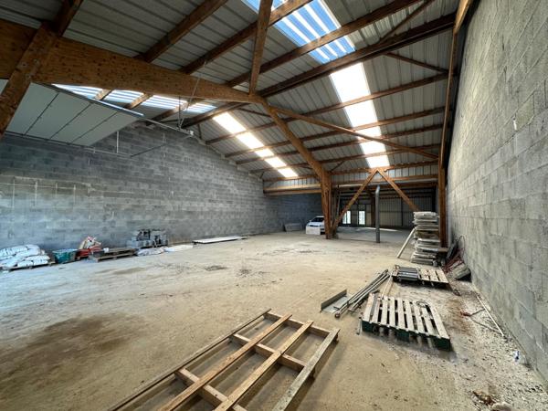Local Commercial à Maen Roch, 35460 - 1 pièce 623m²