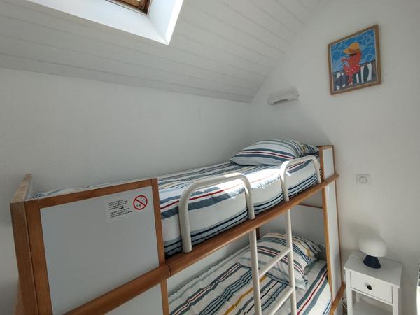 Duplex à ARZON beaux volumes, lumineux et très bon emplacement plage à pied.