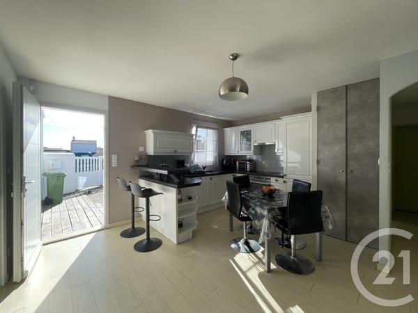 Maison à vendre  3 pièces - 82,82 m 2   ST PIERRE D OLERON  - 17