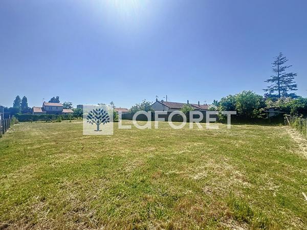 Achat terrain près de ARGENTON L EGLISE - 893 m² - 20 640 €