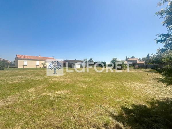 Achat terrain près de ARGENTON L EGLISE - 893 m² - 20 640 €