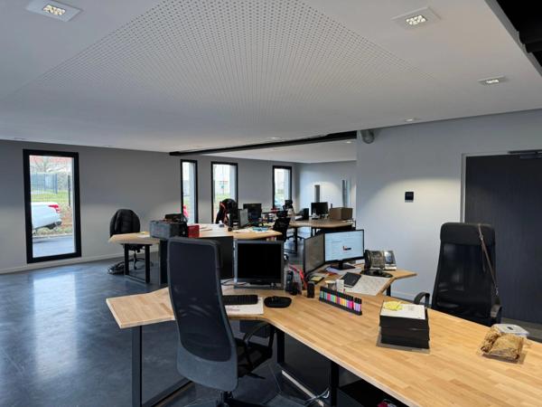 Local/bureau à vendre à l'ouest de Caen proche aeroport