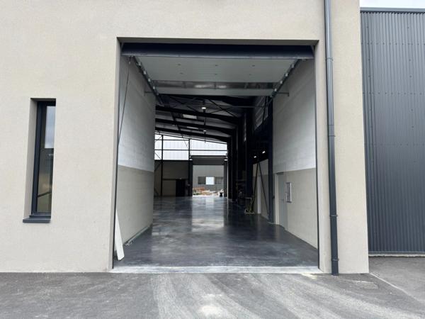 Local/bureau à vendre à l'ouest de Caen proche aeroport