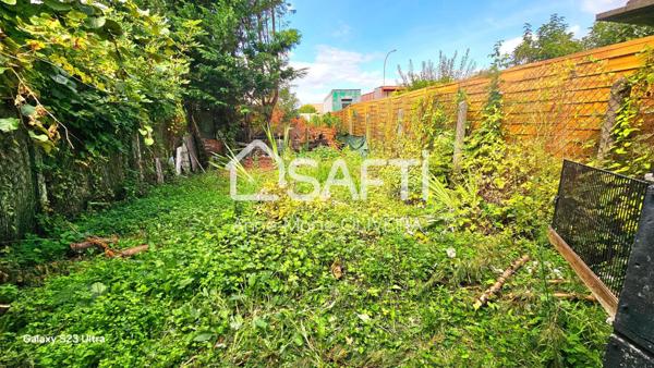 Idéal 1er achat ou investissement locatif : Maison de ville de 4 pièces avec cour, jardinet avec batiment proche hyper centre