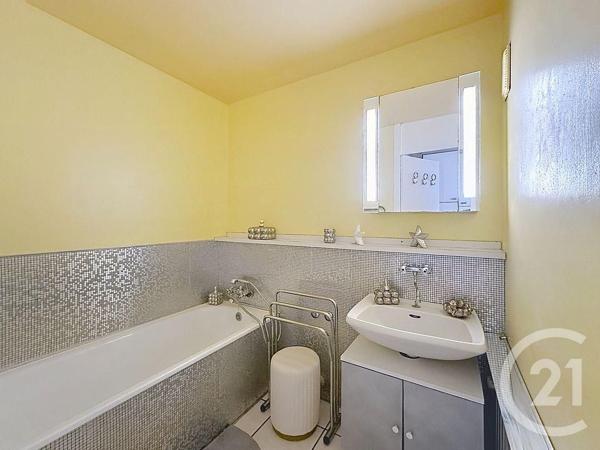 Maison à vendre  4 pièces - 80,83 m 2   LEOGNAN  - 33